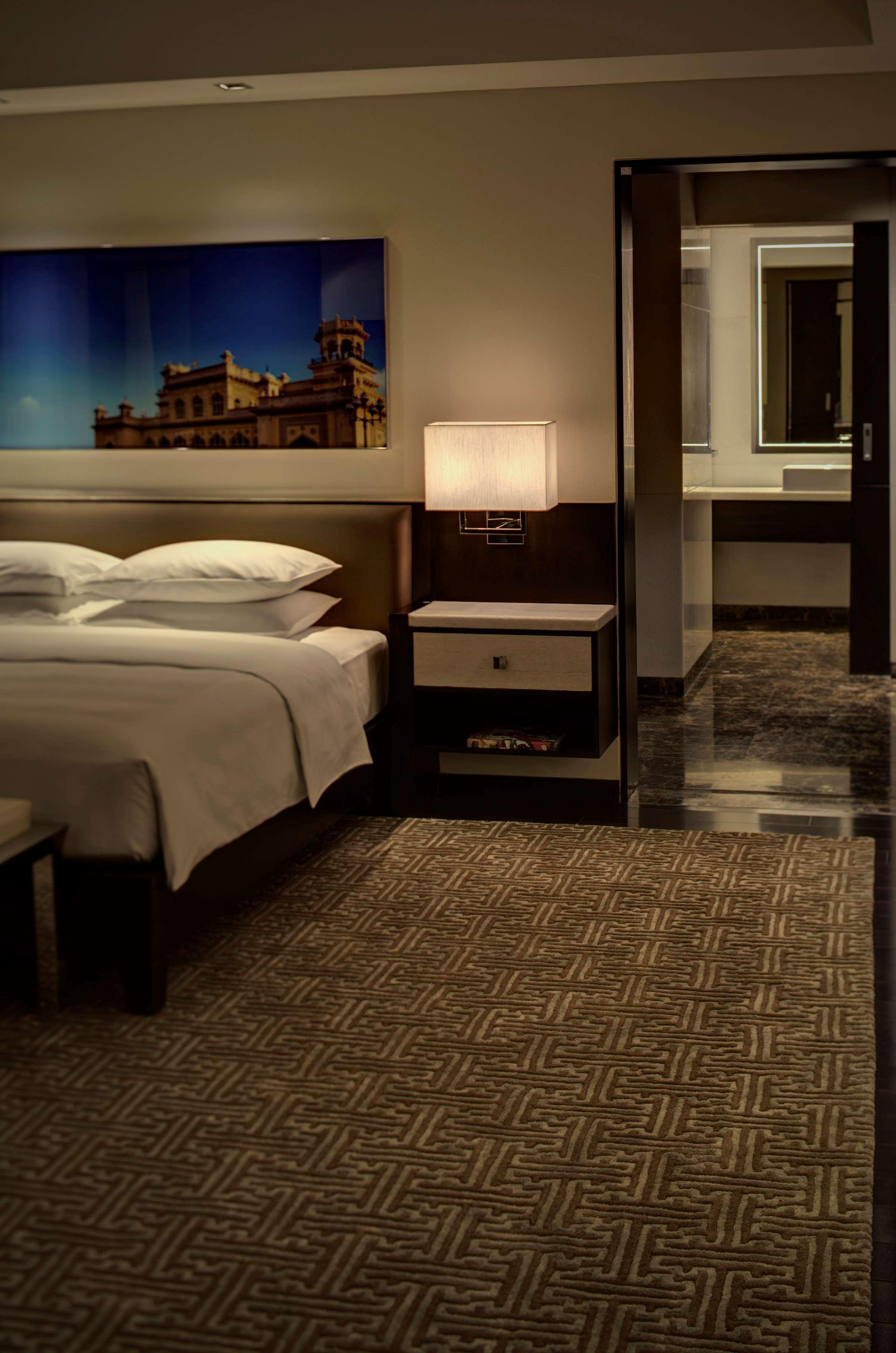 Park Hyatt Hotel And Residences, Hyderabad Exterior foto